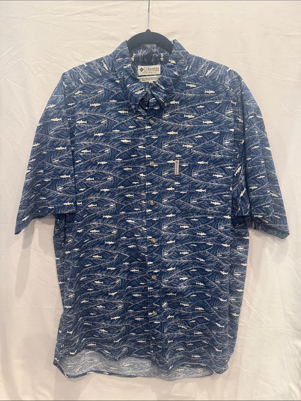 Columbia Men’s Blue Short-Sleeve Button-Down Fishing Print Shirt XL 100% Cotton